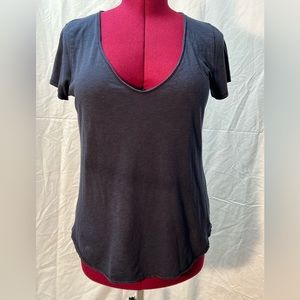 Abercrombie & Fitch Blue V Neck Tee-Shirt Sized L